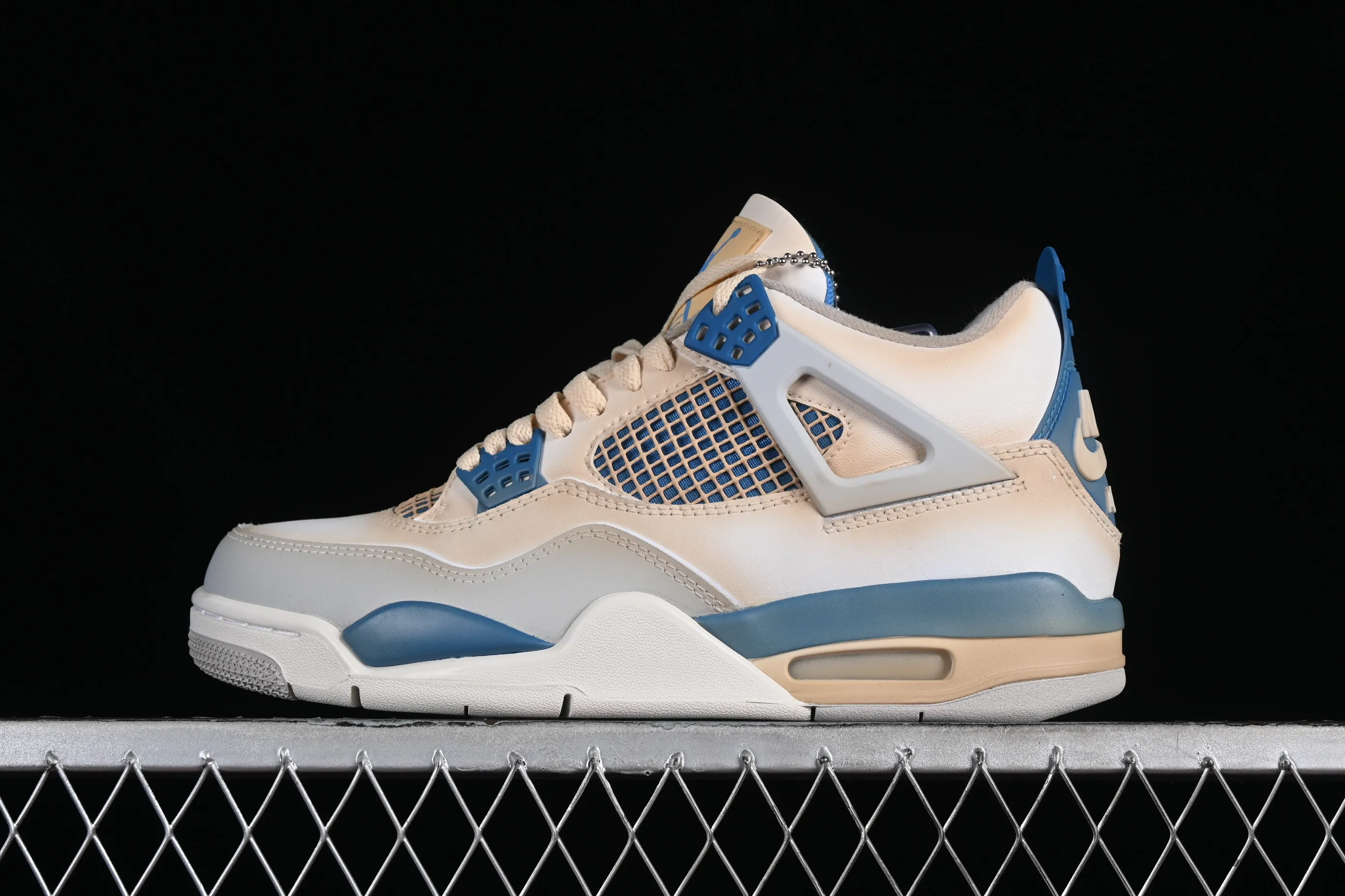 All categories Air Jordan Jordan series basketball shoes Air Jordan 4 Water Arrow x Jordan Air Jordan 4 Retro AJ4 Joe 4 Water Arrow joint model basketball shoes 308797-105